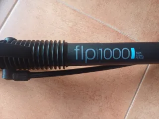 Bomba de aire Decathlon para bicicletas modelo pie