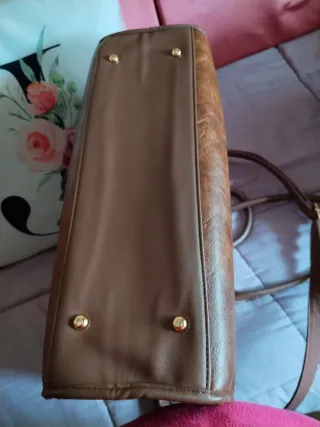 Bolso de piel marrón