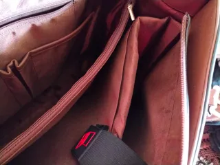 Bolso de piel marrón