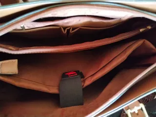 Bolso de piel marrón