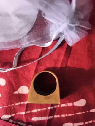 Anillo Om Vintage Dorado y Negro