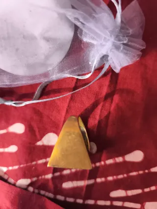 Anillo Om Vintage Dorado y Negro