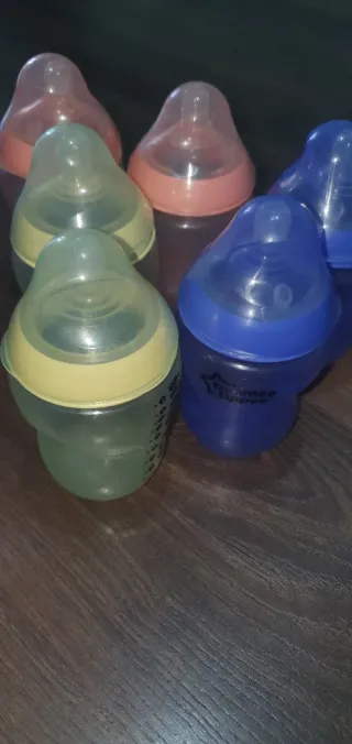 6 Biberones Tommee Tippee Anticolicos