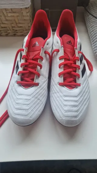 Botas de Fútbol Adidas Predator Blancas y Rojas