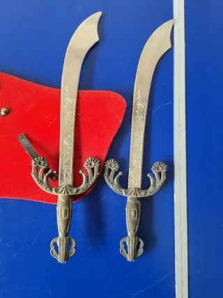 Antiche sciabole decorative