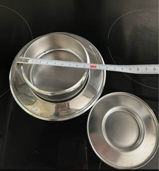 Manteigueira de metal prateada