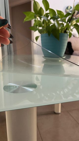 NEGOCIABLE Comedor de cristal + mantel protector