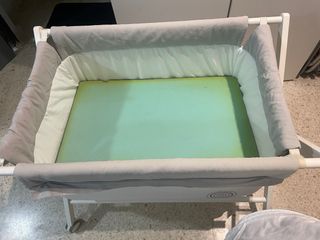 Minicuna bebé con extras