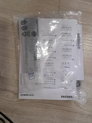 Barra de sonido negra modelo HW-C 400