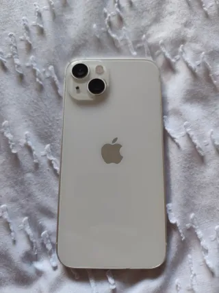 iPhone 13 Blanco 128GB Con Caja Cargador y Cascos