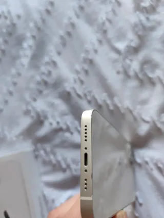 iPhone 13 Blanco 128GB Con Caja Cargador y Cascos