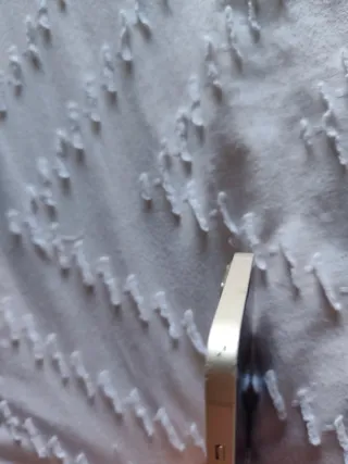 iPhone 13 Blanco 128GB Con Caja Cargador y Cascos