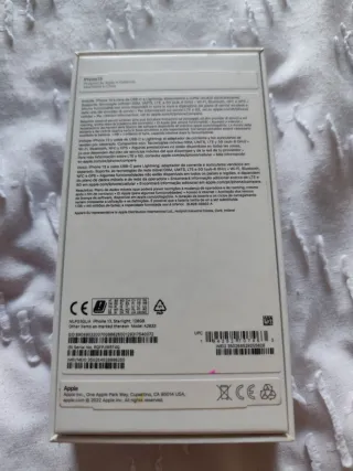 iPhone 13 Blanco 128GB Con Caja Cargador y Cascos