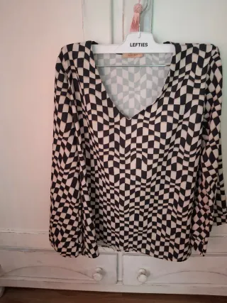 Blusa Lefties geométrica M
