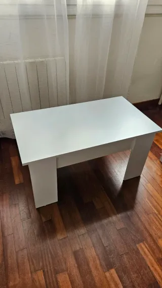 Mesa de centro blanca de madera