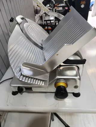 Cortadora de fiambre industrial