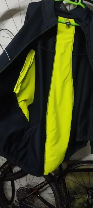 Chaqueta Ciclismo Mitical Negra y Amarilla