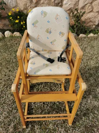 Trona evolutiva: convertible en mesa y silla.