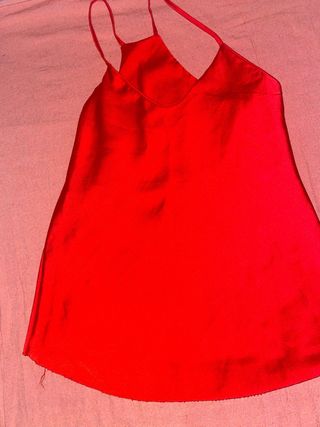 Blusa roja satinada
