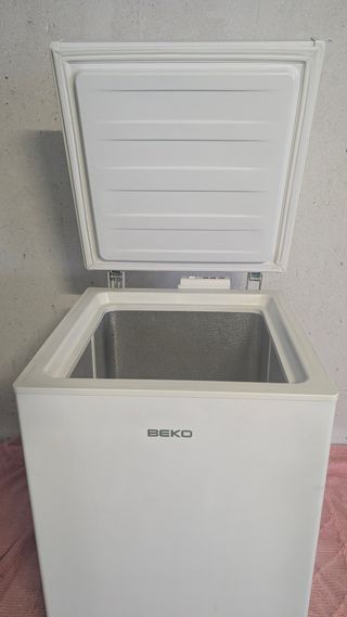 Congelador Beko HS210520 blanco
