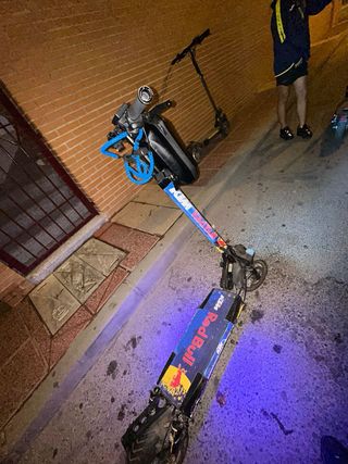 Patinete Eléctrico Red Bull