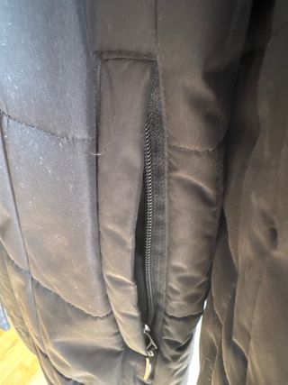 Abrigo acolchado ligero negro