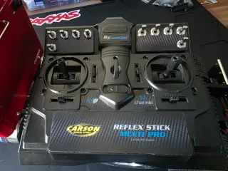 Camión Tamiya King Hauler con mando Carson