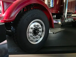 Camión Tamiya King Hauler con mando Carson