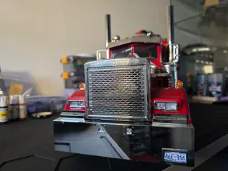 Camión Tamiya King Hauler con mando Carson