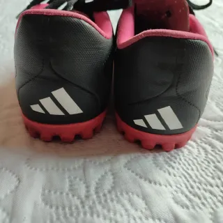 Zapatillas fútbol multitaco negras y rosa