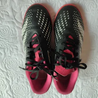Zapatillas fútbol multitaco negras y rosa