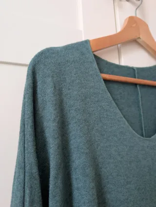 Jersey fino cuello pico verde