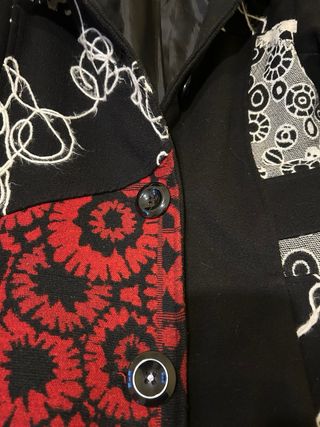 Cappotto donna patchwork nero e rosso