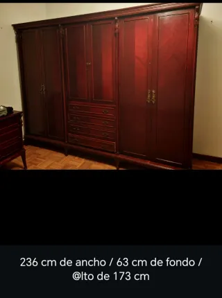 Armario grande 6 puertas y 4 cajones.