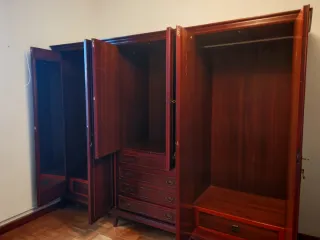 Armario grande 6 puertas y 4 cajones.