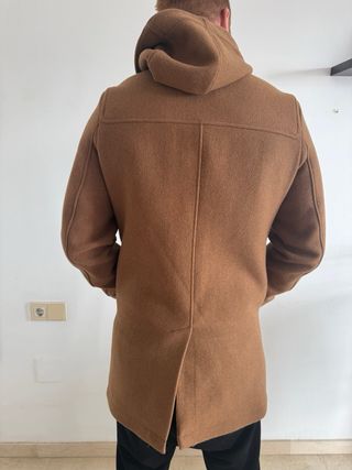 Abrigo Mango marrón con capucha