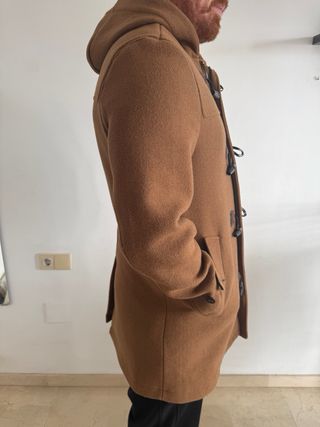 Abrigo Mango marrón con capucha