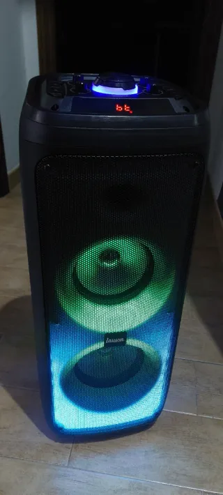 Altavoz Bluetooth con Micrófono y Radio