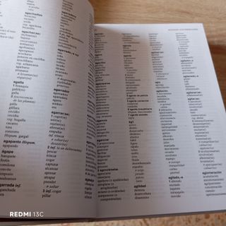 Diccionario de sinónimos y antónimos.