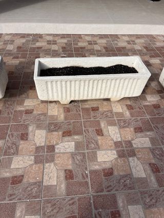 Jardineras de piedra estilo rectangular