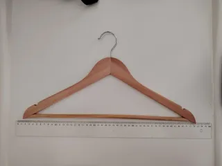 31 perchas de madera de 44 cm nuevos