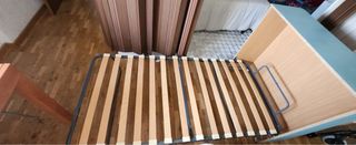 Mueble cama plegable azul, no invluye colchon