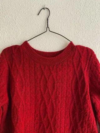 Jersey rojo de punto con ochos