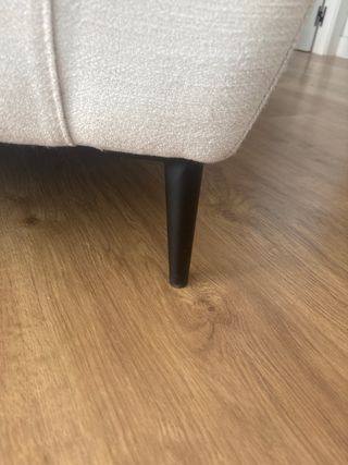 Sillón de tela beige