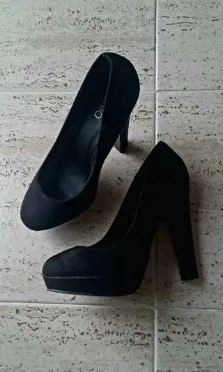 Zapatos de tacón negros