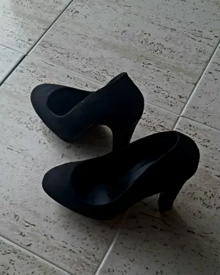 Zapatos de tacón negros
