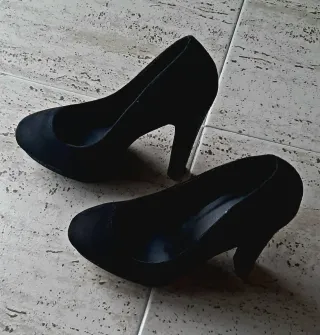 Zapatos de tacón negros