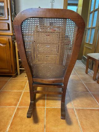 2 Mecedoras de Madera y Ratán