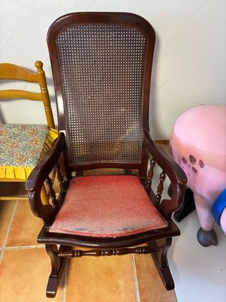 2 Mecedoras de Madera y Ratán