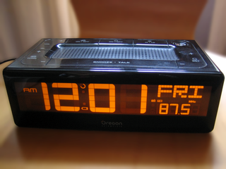 Radio Despertador Oregon Proyector